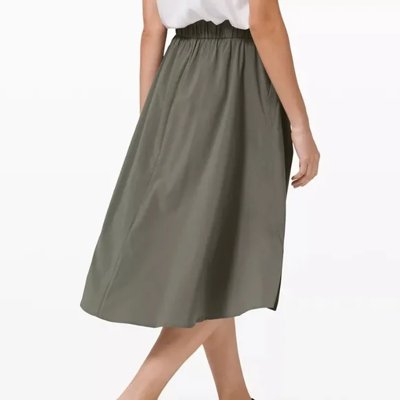 Lululemon Women Time To Flounce Skirt Size 8 Green Lightweight Active Drawstring - Picture 3 of 10